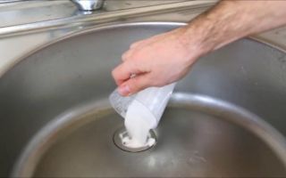 Как устранить неприятный запах из раковины на кухне: методы удаления засора в трубах