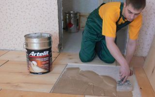 Выбор клея для укладки фанеры на бетонный пол и для склеивания листов между собой